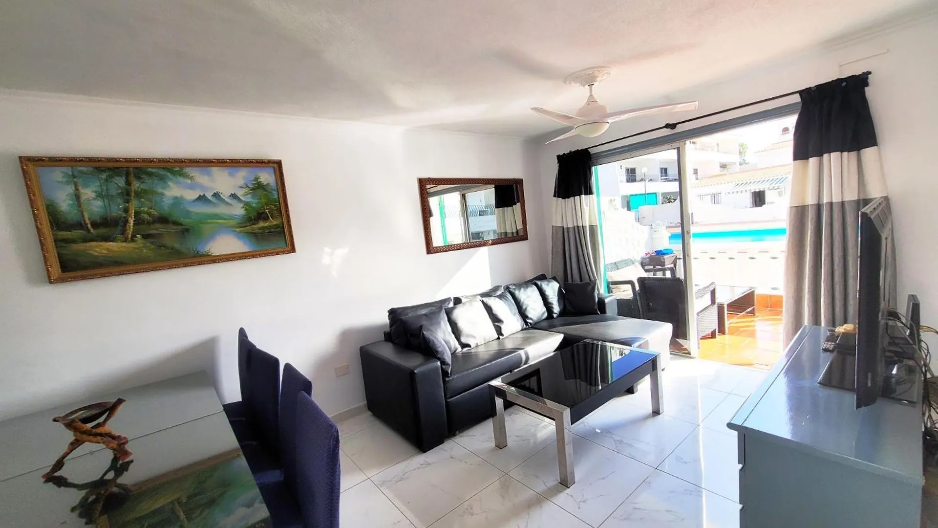 3 Bedroom Pool Front Bungalow In Costa Adeje España