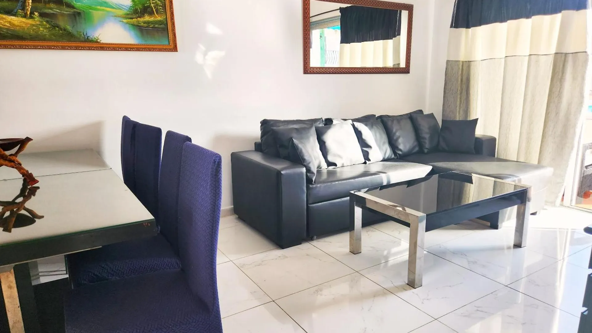 Сasa de vacaciones 3 Bedroom Pool Front Bungalow In Costa Adeje